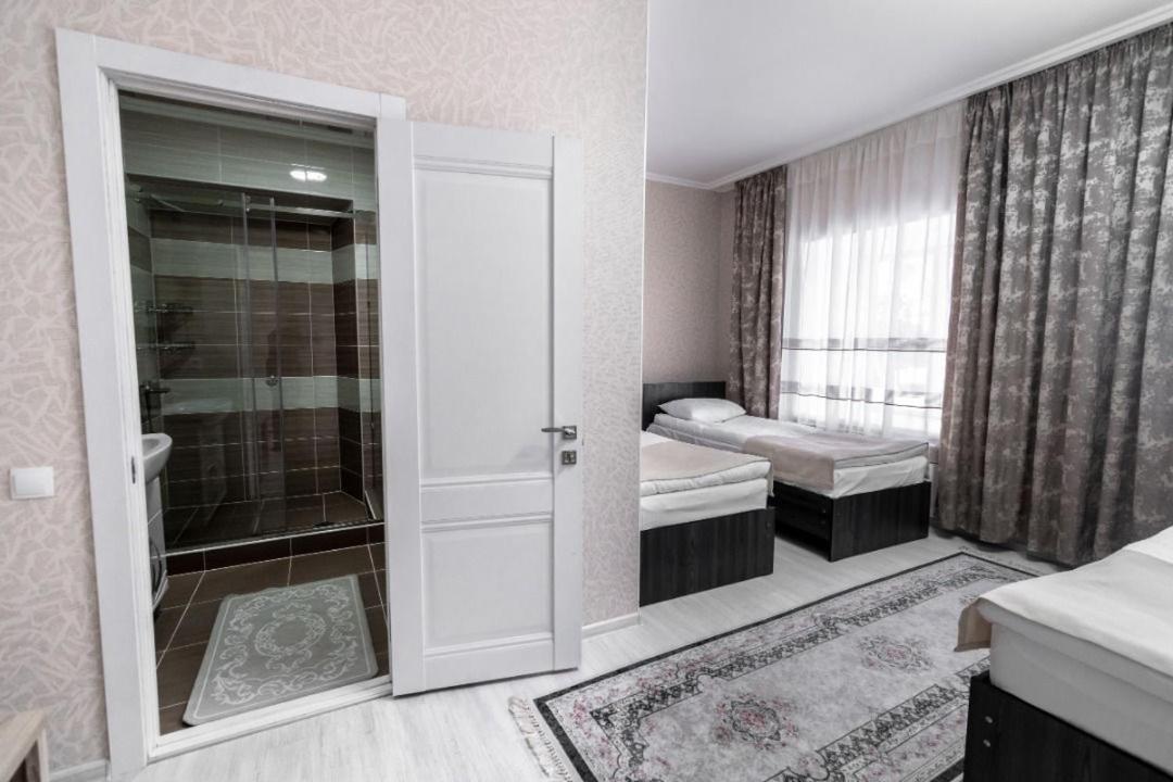 Mixx Hotel Karakol Exterior photo