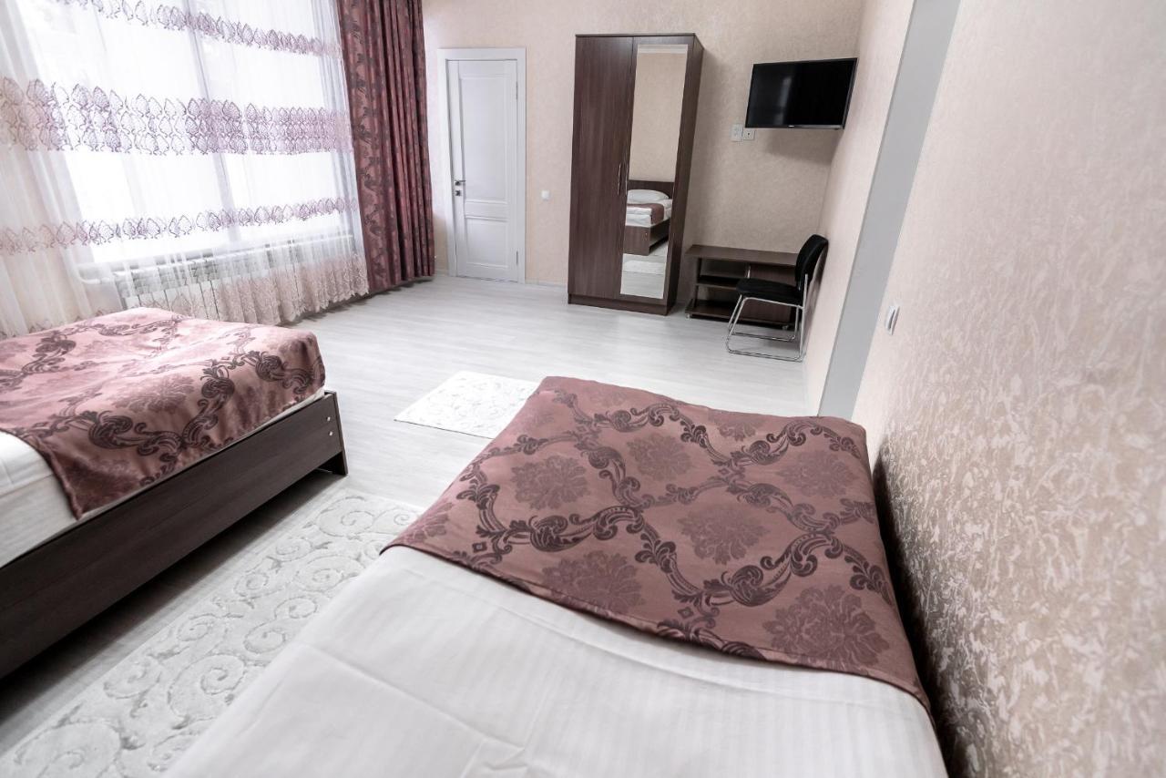 Mixx Hotel Karakol Exterior photo